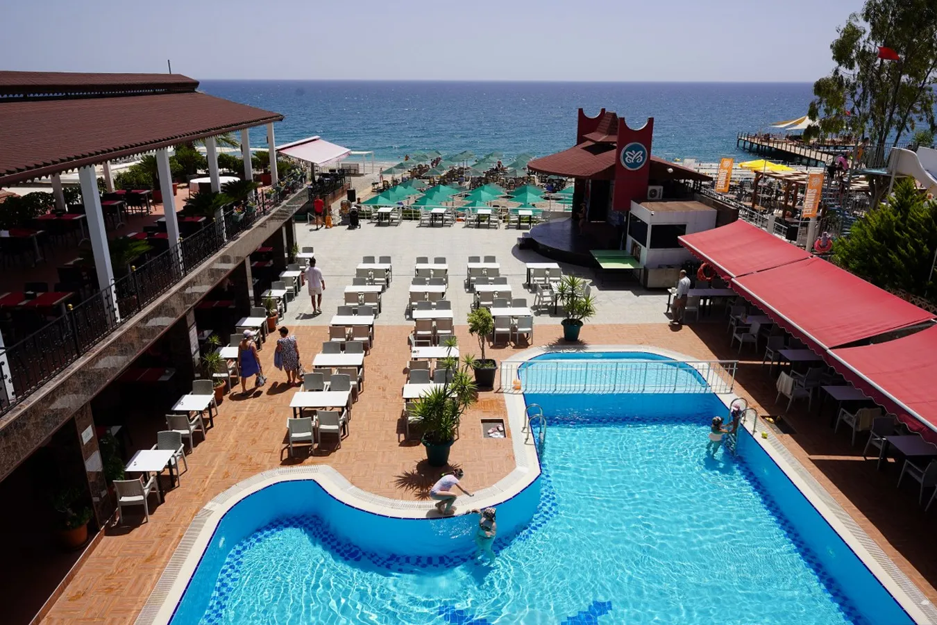 ALERIA BELPORT BEACH HOTEL